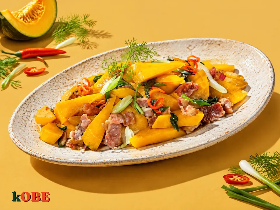 Bí đỏ xào thịt heo