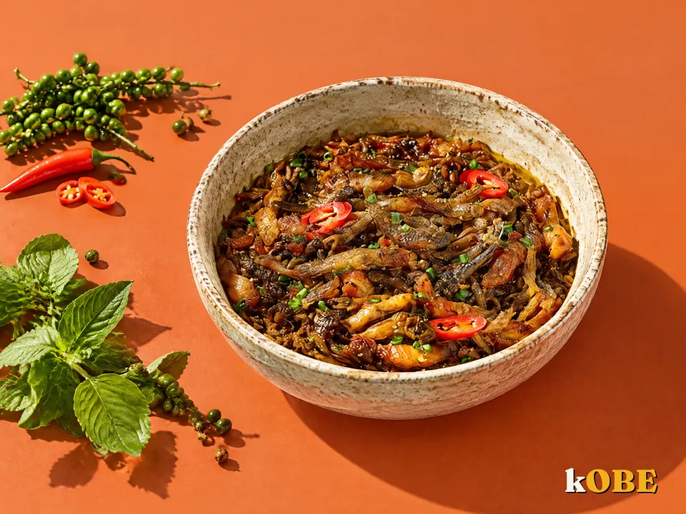 Cá bống trứng kho tiêu, nấu bằng đường la hán quả