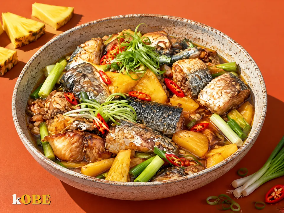 Cá nục kho thơm (kho dứa với ba chỉ), không thêm đường tinh luyện