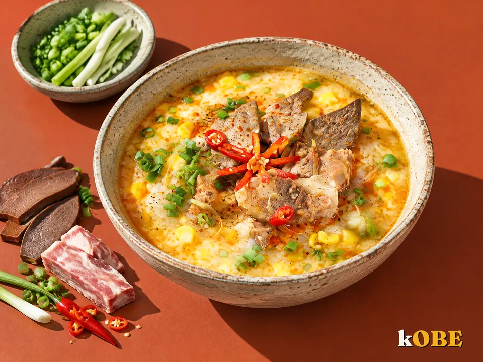 Cháo sườn gan xào ngô ngọt làm tại nhà