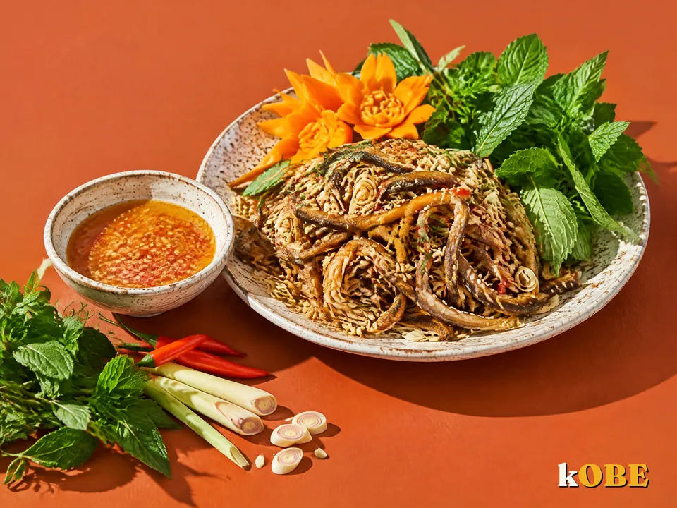 Gỏi cá nhệch chấm chẻo nấu bằng đường la hán quả