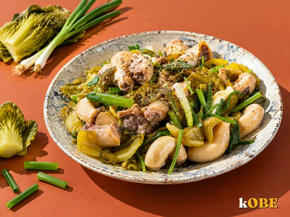 Lòng heo xào dưa cải chua nấu bằng đường la hán quả