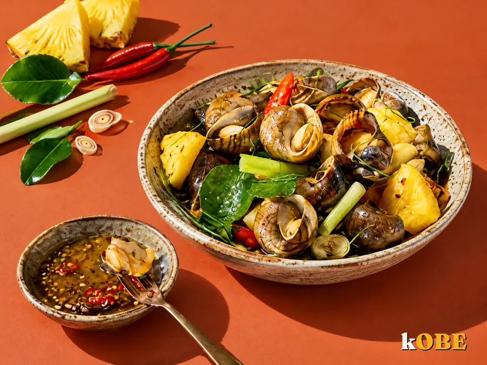 Ốc lác xào thơm, nấu bằng đường la hán quả