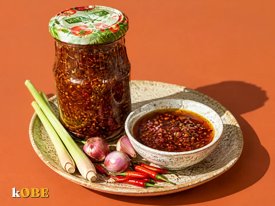 Sa Te (Homemade Lemongrass Chili Oil)