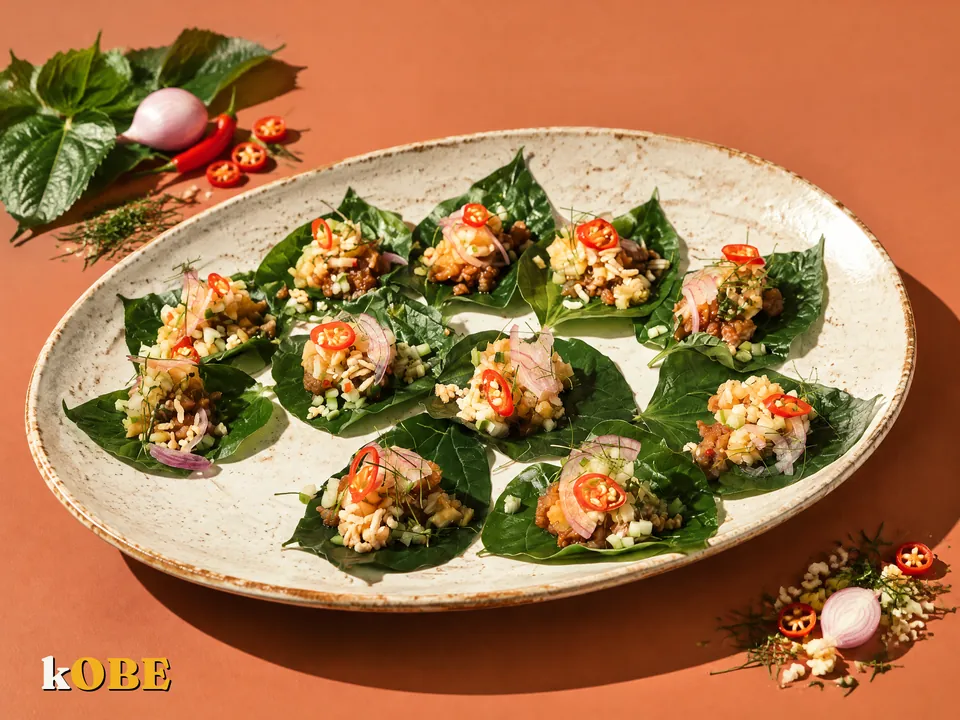 Thịt ba rọi kho mắm ruốc Huế ăn kèm sốt thơm nấu bằng đường la hán quả