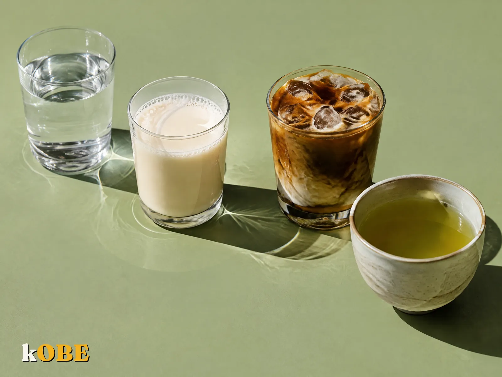 Uống gì mỗi ngày: nước, sữa hạt, cà phê, trà? Bản đồ đồ uống cho người Sài Gòn